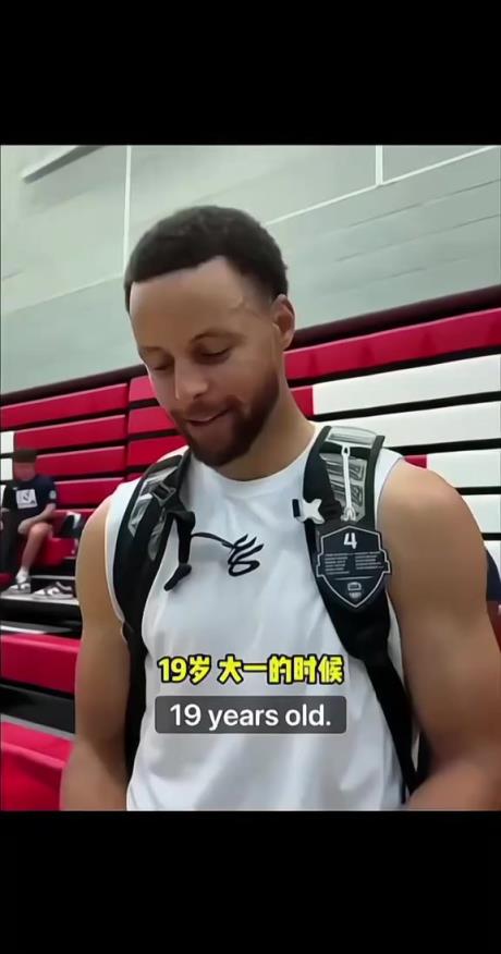 美國(guó)男籃問(wèn)答：第一次扣籃時(shí)幾歲？濃眉：詹姆斯兩歲扣籃！