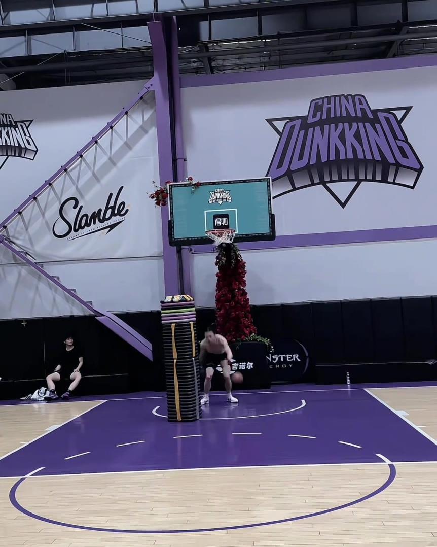 兄弟，這個(gè)摸高如何？