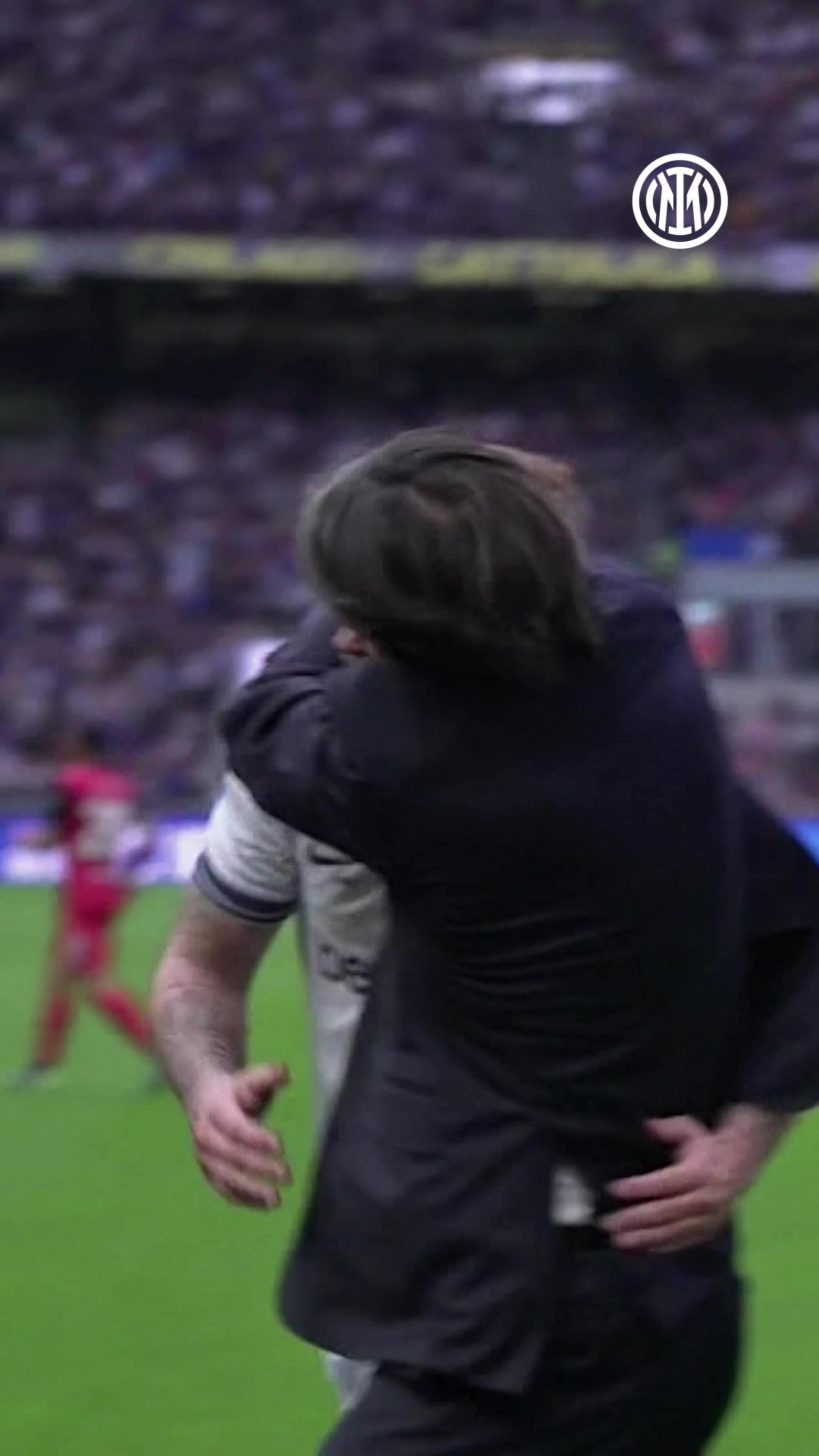 太銷魂，網(wǎng)友：阿瑙托維奇這腳傳球的確值得小因又摟又親