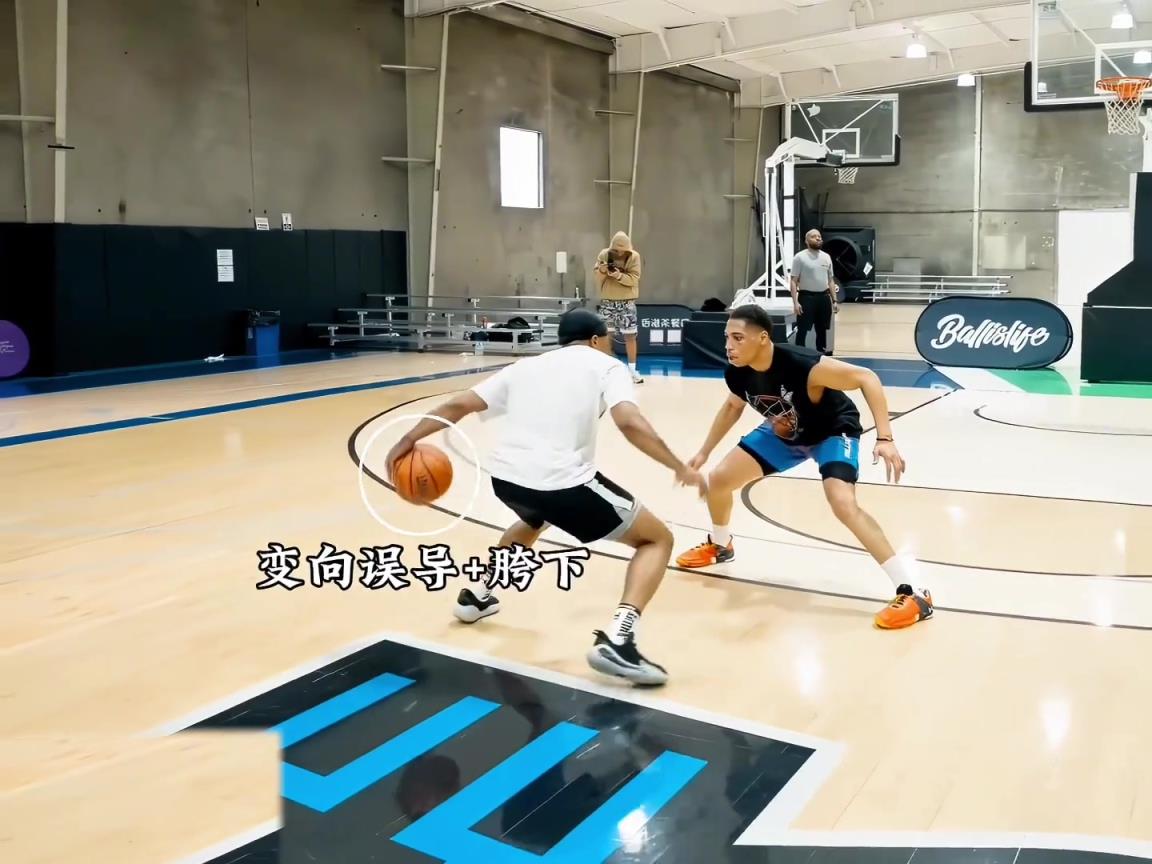 “實(shí)戰(zhàn)中的節(jié)奏過人動(dòng)作鑒賞，連續(xù)胯下變向舞蹈銜接頓拜突破”